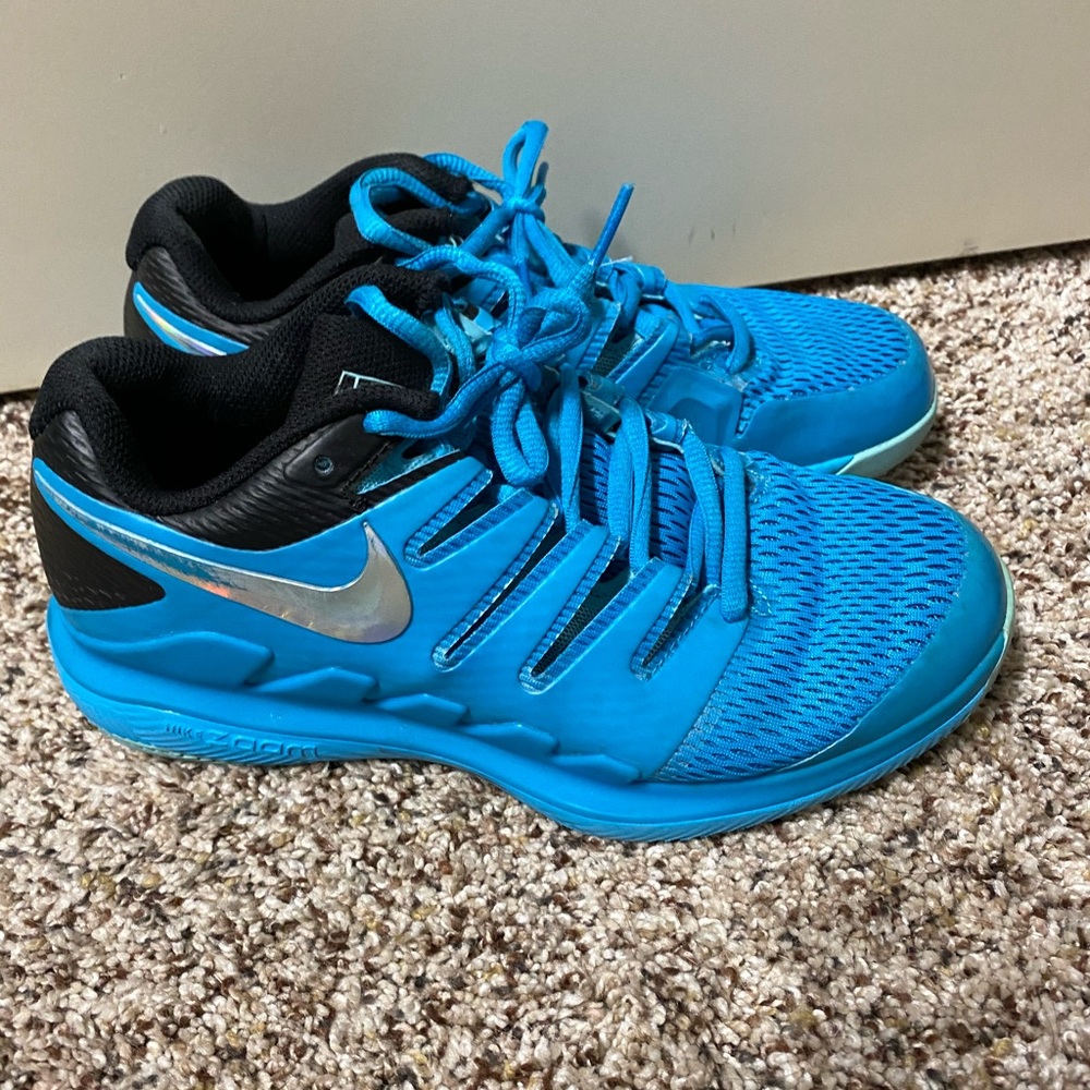 Nike tennis shoes